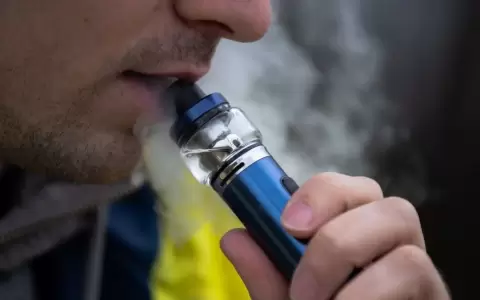 Especialista reiter� la importancia de una ley para restringir uso del vapeador.