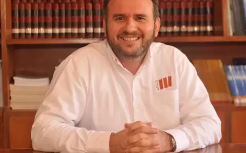 Dr. Juan Alberto Martens Molas.