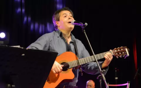 V�ctor Riveros.