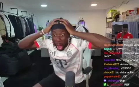 La desgarradora reacci�n de Alphonso Davies ante la lesi�n de Jamal Musiala