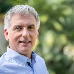 Agust�n Saguier: "Asunci�n atraviesa el peor momento desde su fundaci�n y necesita una cirug�a total"