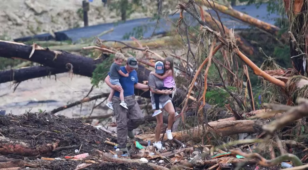 Al menos 59 personas han muerto tras las inundaciones que azotaron el centro y sur del estado de Texas.