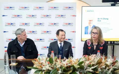En la sede de la Asoban, la Embajada de Taiw�n, a trav�s de su Embajador S.E. Don Jos� Chih-Cheng Han, formaliz� el apoyo a la Convenci�n.