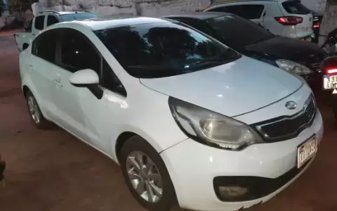 El autom�vil  Kia Rio, color blanco en el cual el menor qued� ya fue encontrado por la polic�a.