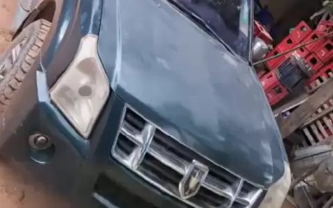 La camioneta es de la marca china Jinbei que le robaron al jubilado en Mariano Roque Alonso.