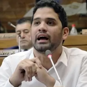 Ra�l Ben�tez exige juicio oral contra Hern�n Rivas por uso de t�tulo falso