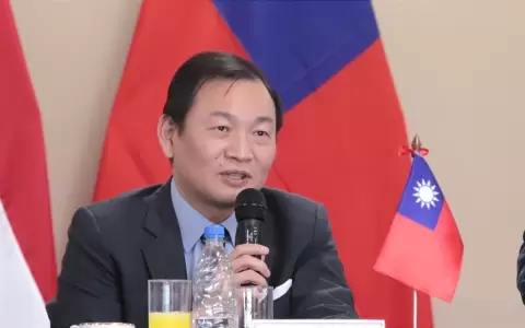 Embajador Jos� Chin-Cheng Han.