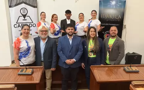 Acto de presentaci�n de la revista en el Cabildo.