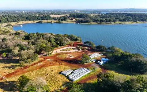 Actualmente, se ejecutan obras civiles y el tendido de cables de media tensi�n desde el Puesto de Distribuci�n hasta la Sala de Celdas.