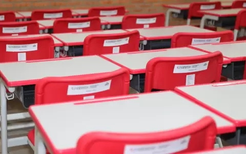 Vale remarcar que ya se distribuyeron 183.336 pupitres en las 547 instituciones previstas del departamento Central.