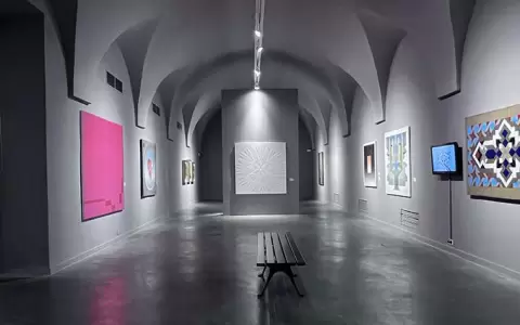 Vista de sala. XIII Bienal Arte Sacro Contemporaneo, edici�n anterior.
