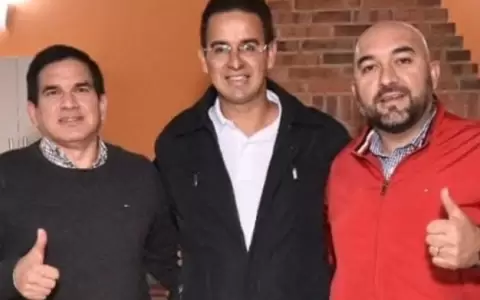 El concejal de Limpio, C�sar M�ndez Ben�tez (medio), junto a Juan Carlos Baruja y Orlando Ar�valo.