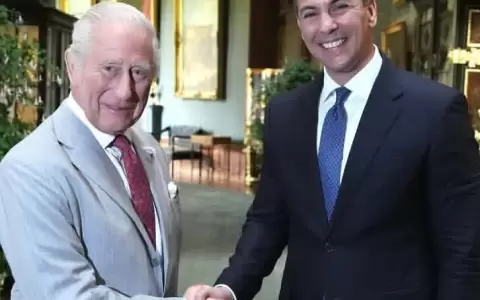 El encuentro oficial.