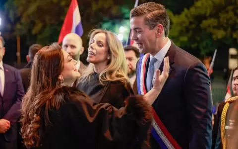 La diputada Roc�o Abed recibiendo al presidente Pe�a el d�a de su informe de gesti�n.