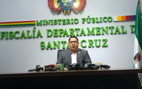 R�ger Mariaca, fiscal General del Estado, en conferencia de prensa.