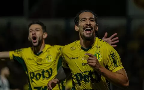 Sigue en racha: Francisco da Costa anota en goleada al Santos de Neymar