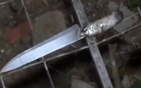 Cuchillo usado por el victimario.