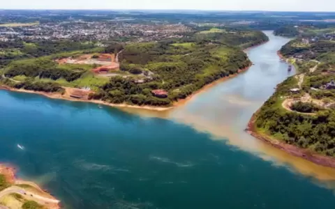 Buscan el desarrollo econ�mico y tur�stico en la zona de las Tres Fronteras.