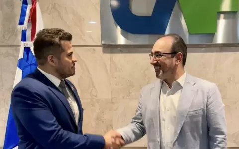 Diputado paraguayo Carlos N��ez Salinas y presidente de la CAF, Sergio D�az-Granados.