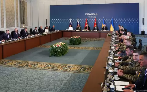 Segunda ronda de negociadores ucranianos en la segunda ronda de conversaciones para lograr la paz en Ucrania, el 2 de junio de 2025, en Estambul.