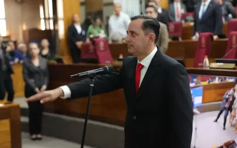 Alfonso Noria, jura como senador.