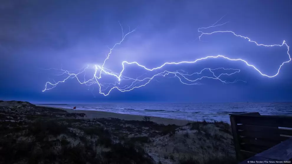 Rayos dram�ticos en el cielo nocturno sobre el Golfo de M�xico, visto de Ciudad de Panam�.