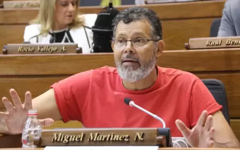 Diputado opositor Miguel Mart�nez, ex Cruzada Nacional, actualmente independiente.