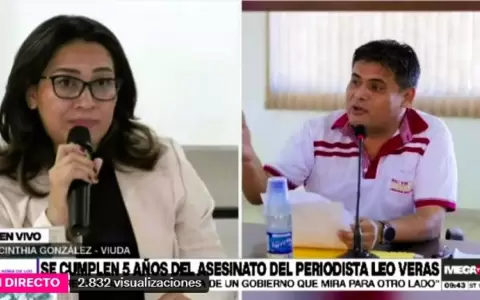 Cinthia Gonz�lez y el diputado Santiago Ben�tez.