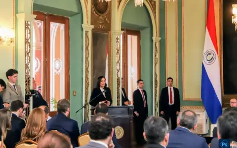 Ministra de Obras P�blicas durante presentaci�n del plan de reforma del transporte p�blico.