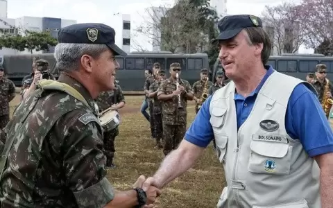 El exmilitar Mario Fernandes junto a Jair Bolsonaro.