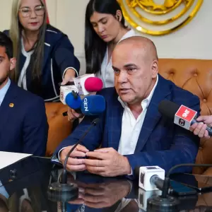 Reforma del transporte p�blico ser� sancionada en 30 d�as, promete "Bachi" N��ez