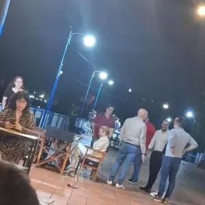 Escrachan al exdiputado Orlando Arévalo y a su esposa la concejal Carolina González