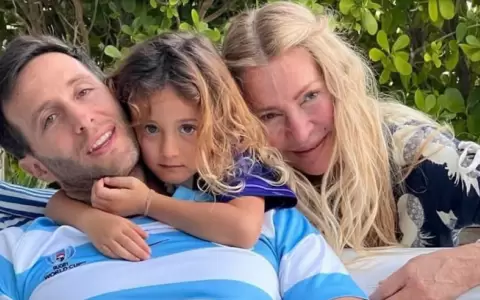 Mila Yankelevich junto a Tom�s, su padre, y Cris Morena, su abuela.