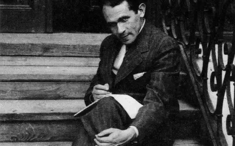 El escritor y pintor polaco Bruno Schulz en el ghetto de Drohobych.
