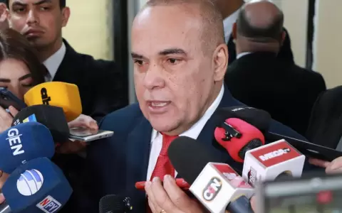 Basilio "Bachi" N��ez.