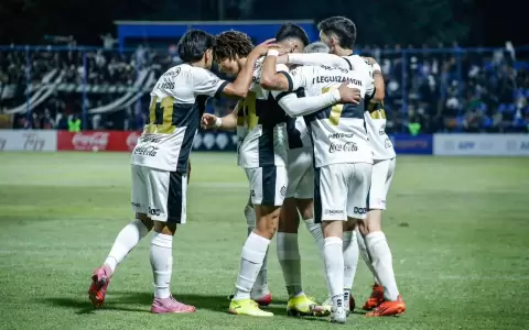 Olimpia gana por la m�nima en la antesala del Supercl�sico