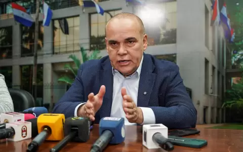 Basilio "Bachi" N��ez.