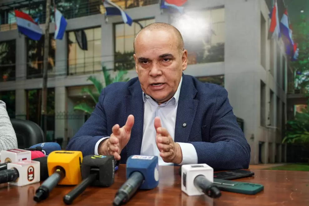 Basilio "Bachi" N��ez.
