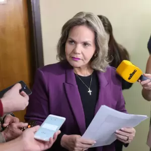 Samaniego cuestiona altos salarios de "neposobris" sin t�tulos universitarios