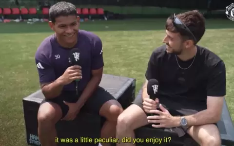 Diego Le�n dio su primera entrevista como jugador de Manchester United y habl� de su "asistencia"
