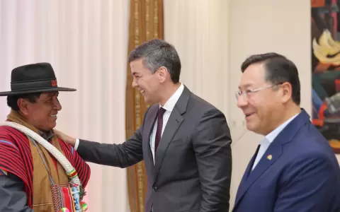 Santiago Pe�a hab�a prometido el a�o pasado a su par boliviano Luis Arce, su participaci�n en los festejos patrios.