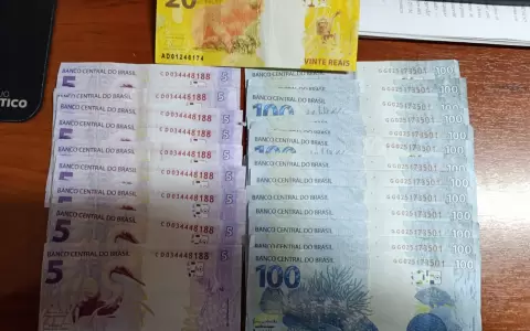 Billetes falsos.