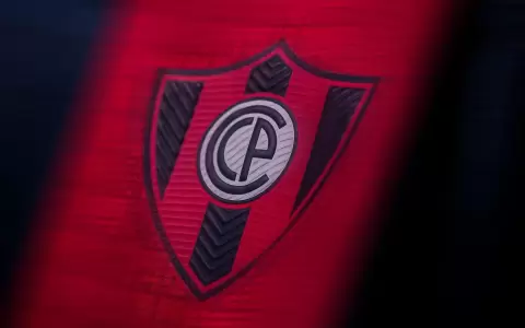 Cerro Porte�o: Diego Mart�nez pone el onceno estelar para el Supercl�sico