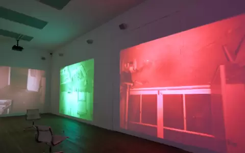 Bruce Nauman, Mapping the Studio II con cambio de color, flip, flop y flip/flop, 2001.