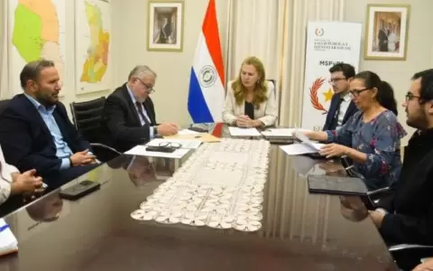 Reuni�n entre autoridades del Ministerio de Salud y el IPS.