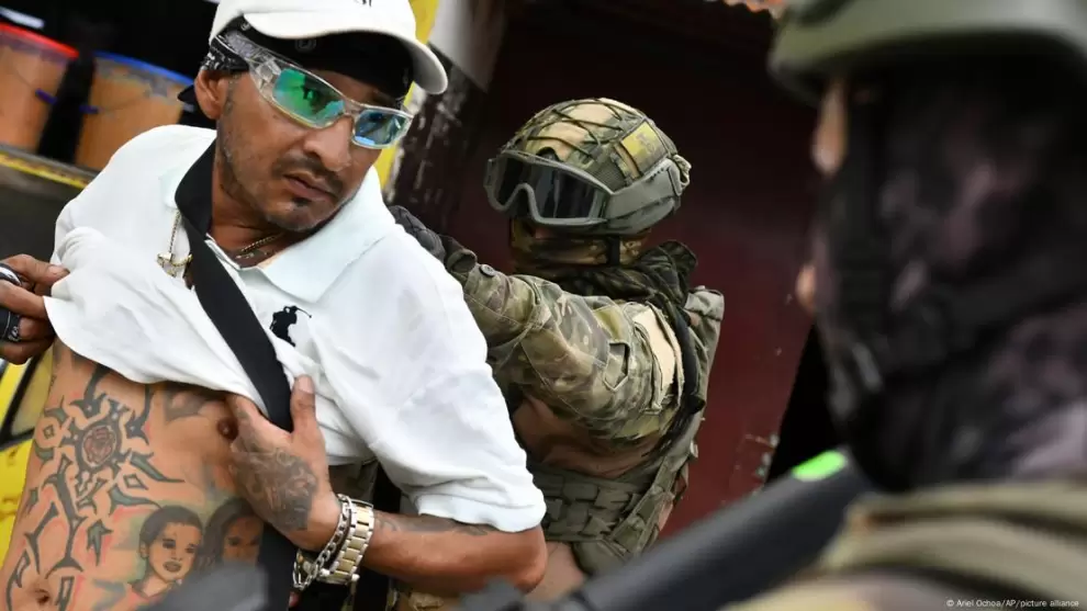 Ecuador: Noboa ha decretado varios estados de excepci�n para enfrentar a los grupos narcotraficantes.