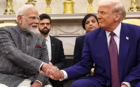 El primer ministro indio Narendra Modi (izquierda en la imagen) y el presidente estadounidense Donald Trump.