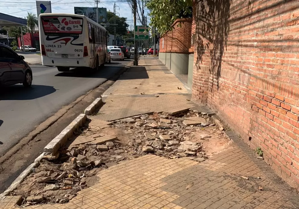Veredas rotas en Asunci�n.