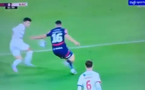 Pedro Sarabia sobre la mano de Fabrizio Peralta: "Todos sabemos que, si era a la inversa, cobraba"