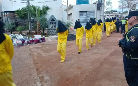 Traslado de reos de Ciudad del Este a Minga Guaz�.